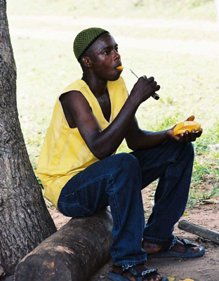 Papaya Snacking/Matemwe, Zanzibar/All image sizes